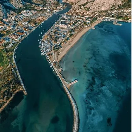 Appartement Bigger Group Next To The