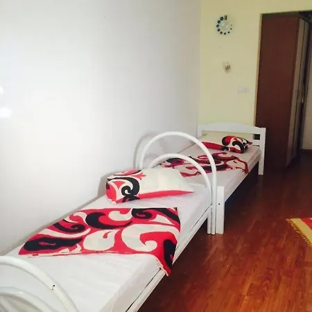Apartment Bigger Group Next To The Jesenice (Split-Dalmatia)
