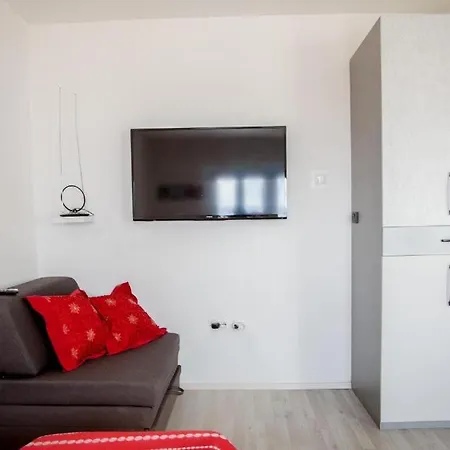 Apartman Bigger Group Next To The